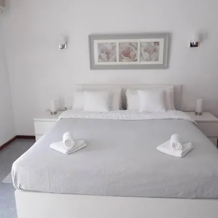 Emerald House- In Албуфейра